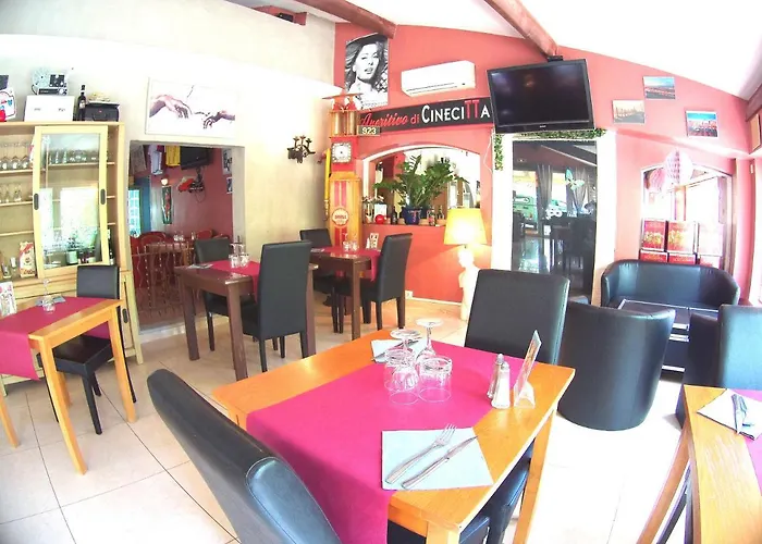 Atoll Hotel Restaurant